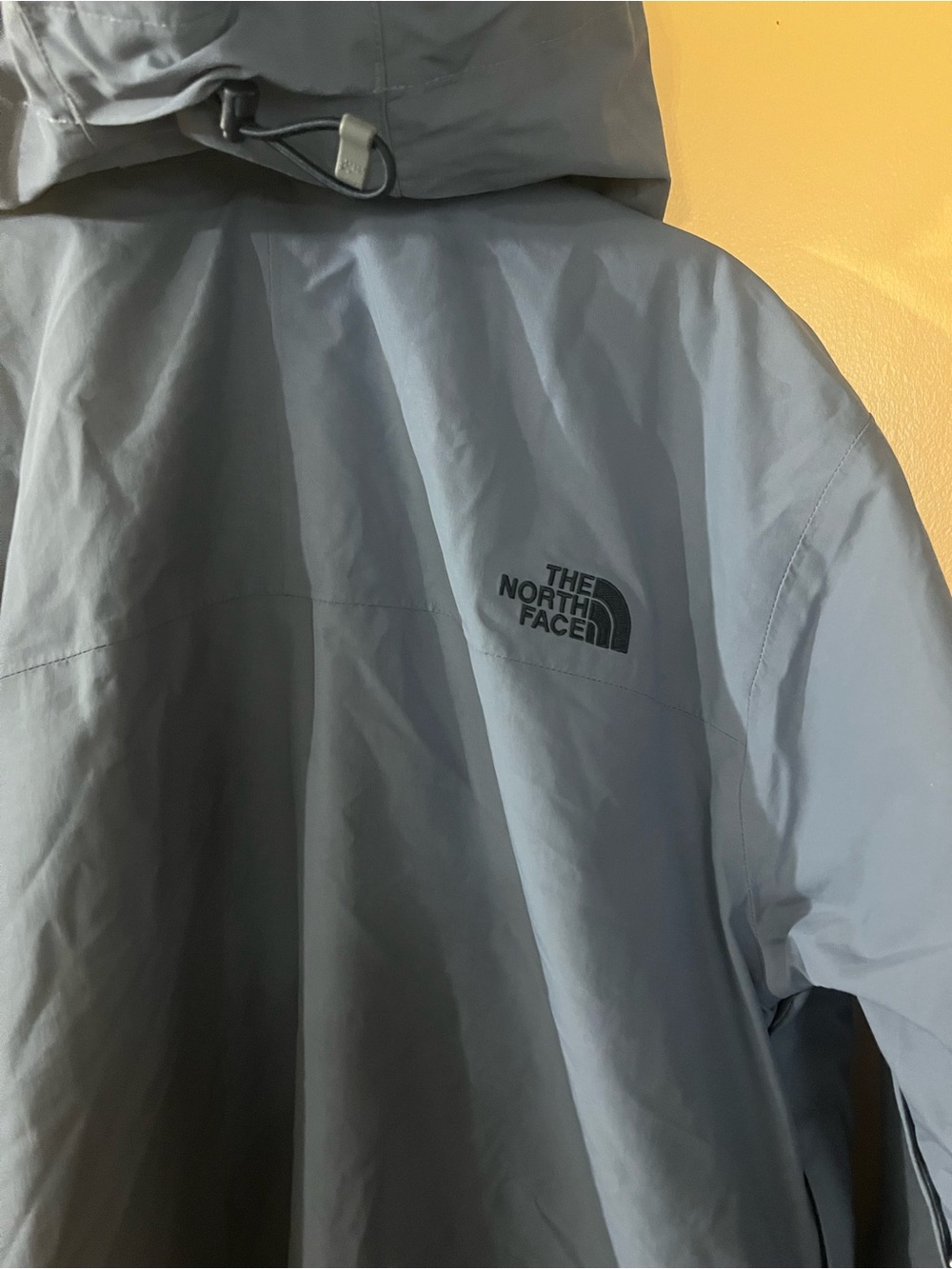 The North Face “Gatekeeper” Men’s Medium, Gray/Black, Skiing/Snowboarding Jacket